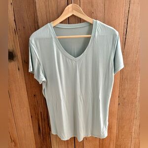 Zyia short sleeve v-neck t-shirt